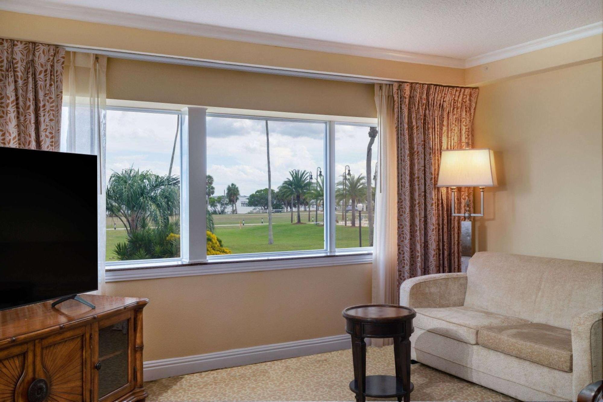 Safety Harbor Resort & Spa Trademark Collection By Wyndham Exterior photo